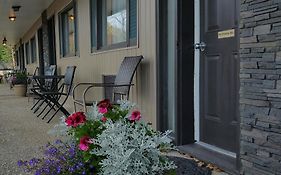 Maple Leaf Motel Emerson